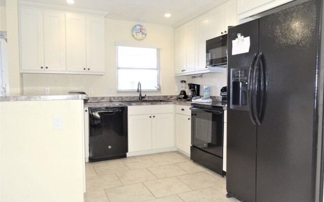 Jamaica Royale 093 - 2 Br Condo