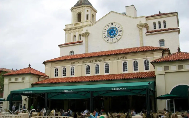 Designer Decorated Palm Beach Hotel NEW