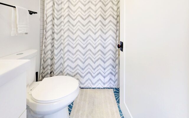 Seattle Waterfront Apartments by Barsala