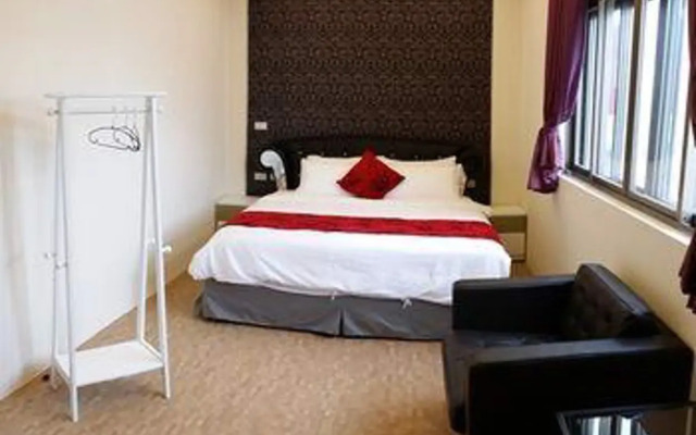 Yilan Night B&B