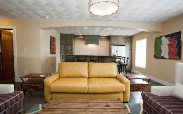 Plaza 2700 Luxury Beach Suites