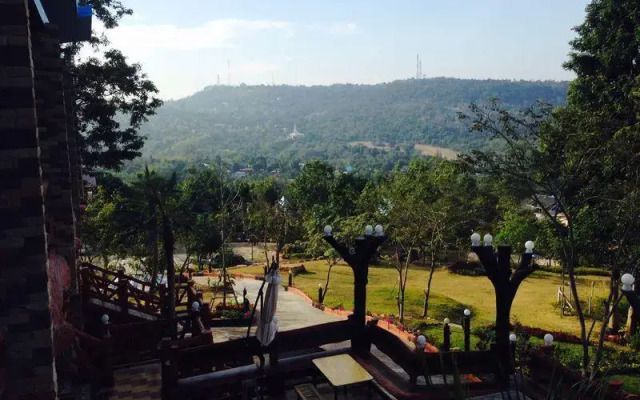 Yaithienghill Resort