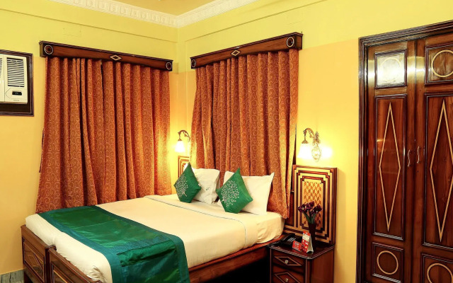 OYO Rooms Kalighat Lake Market