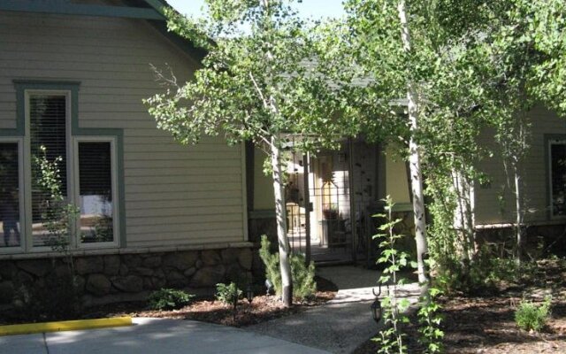 Conifer House Bed & Breakfast Inn