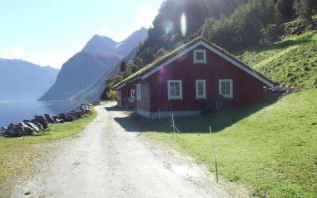 Hustadnes Fjordhytter