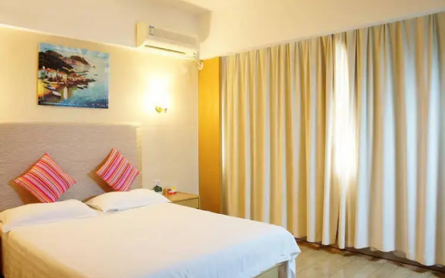 Super 8 by Wyndham Ningbo Meihe