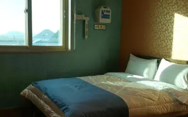 Naro Hotel