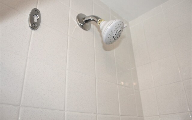 Jamaica Royale 088 - 2 Br Condo