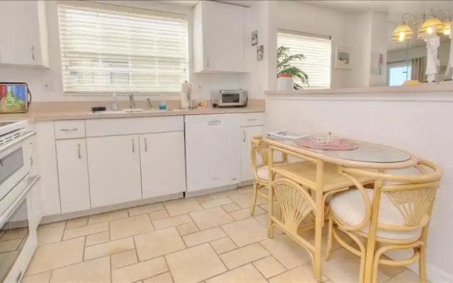 Indian Sunset Beach 7 2 Br Condo by RedAwning
