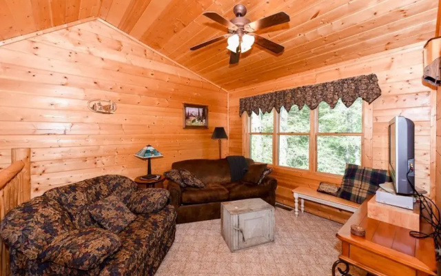 Crestview - 2 Br home by RedAwning