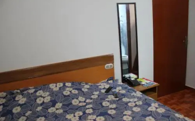 Royalty Inn