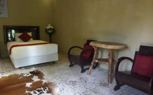 瓦纳普拉斯塔别墅(Wanaprasta Villa)