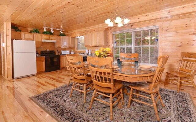 Love Laughs 11 - Seven Bedroom Cabin