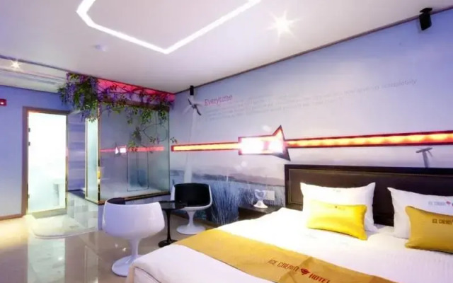 Icecream Hotel