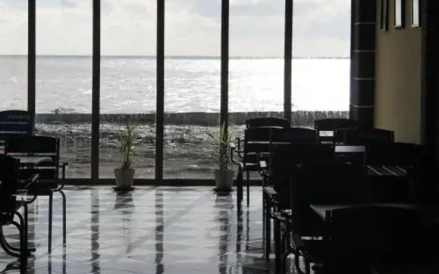 SeaZone Hotel