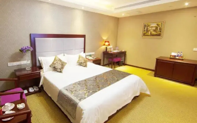 Chunyi Hotel