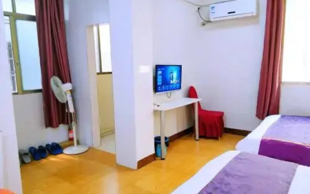 Guangzhou South Railway Station Xingtu Boutique Apartment