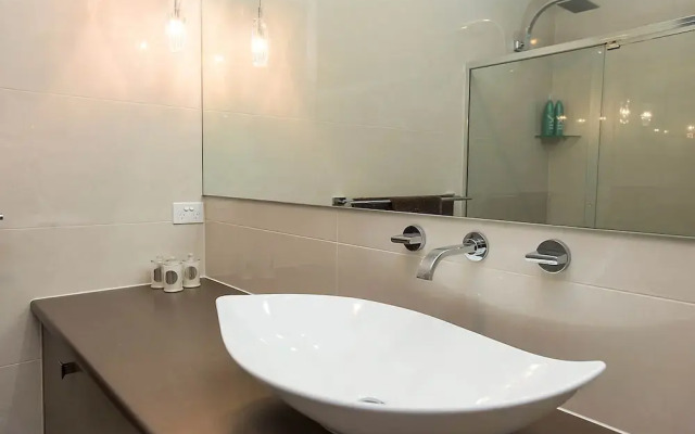 Coral Sands Luxury Beach House