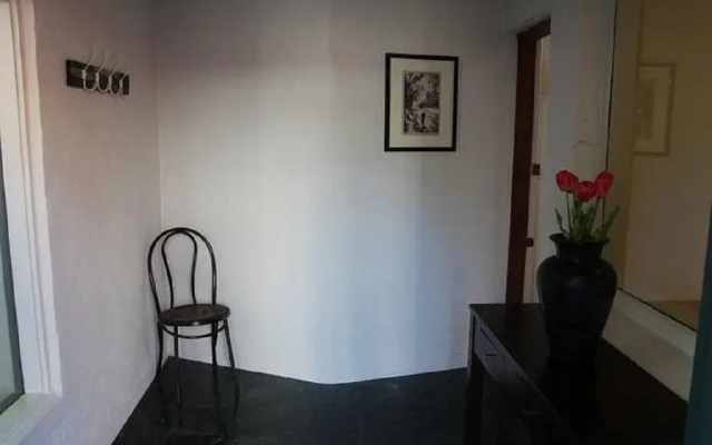 The Coach House - East Melbourne/Richmond