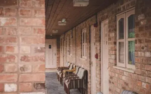 The Old Fourpenny Shop Hotel