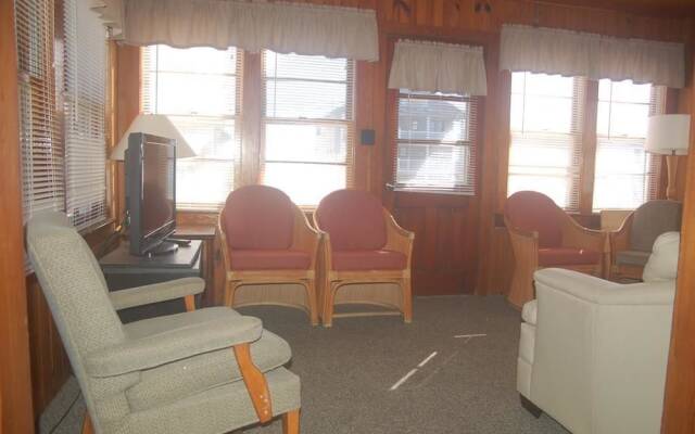 2035-1 Ellington, Downstairs