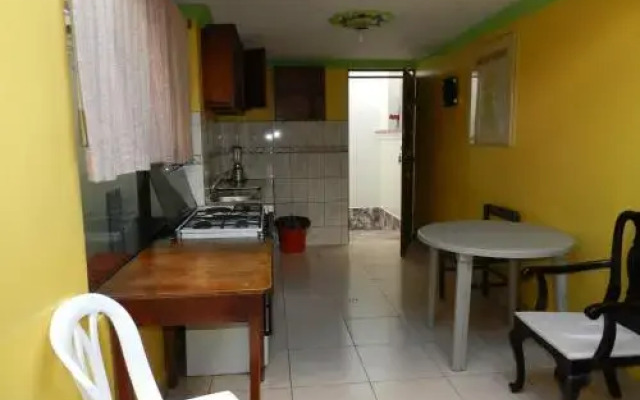 Hostal Taxo Yura