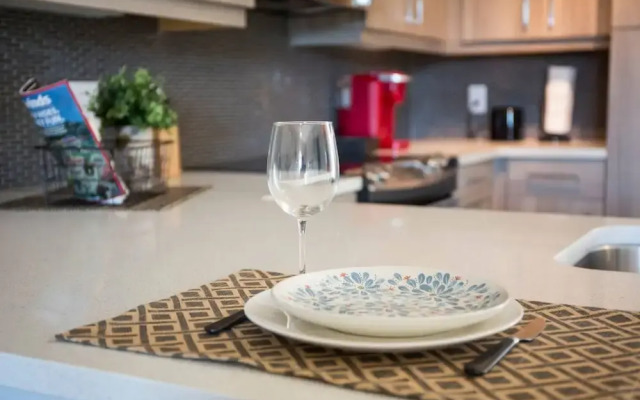 Stunning 1BR Apt In Uptown Near Ballpark