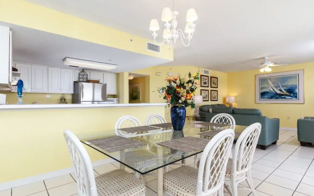 Islander 4007 by RedAwning