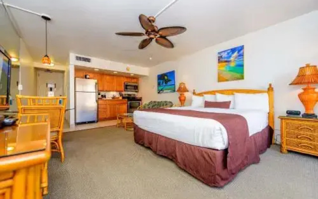 Royal Kahana #911 2 Bedroom Condo by RedAwning