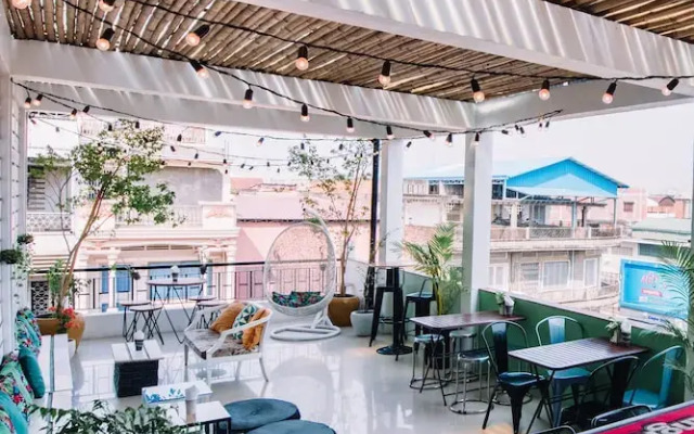 The Place Hostel & Rooftop Bar