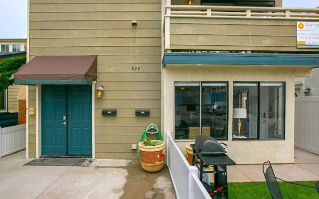 Beach Style 1 - 4 Br Townhouse