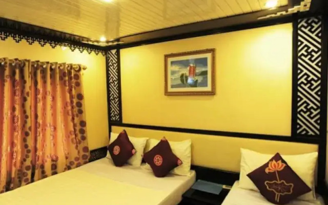 Seawind Charter Cruise Halong