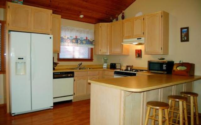 RedAwning Cabin #5N Edmunds Place