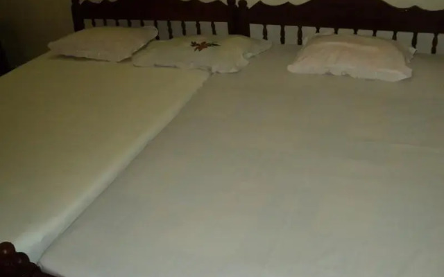 Vinoth Sri Hotel