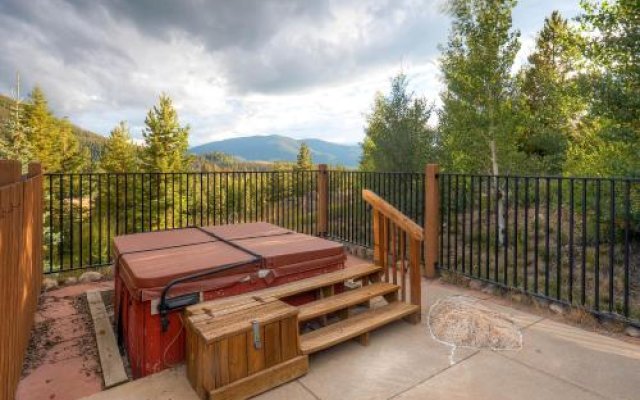 Antler's Gulch Townhome by Colorado Rocky Mountain Resorts