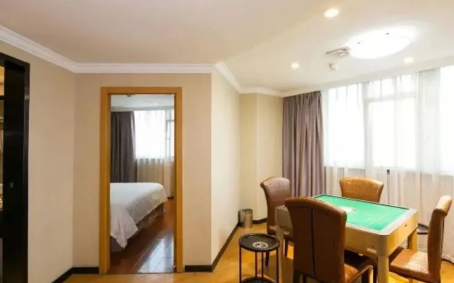 The Bai Lu Business Hotel