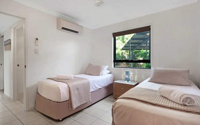 Oasis 25 Hamilton Island