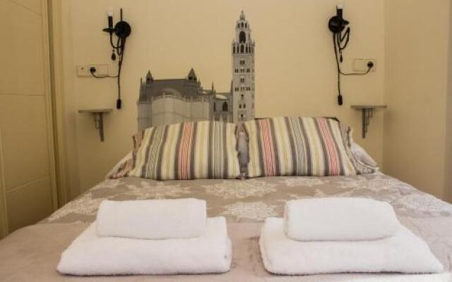 Casa con piscina junto a Catedral