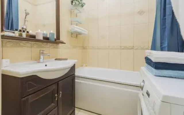 GMApartments in Stalin's Skyscrapper