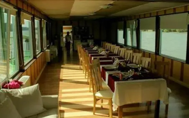 Hotel Plutitor Paradisul Deltei