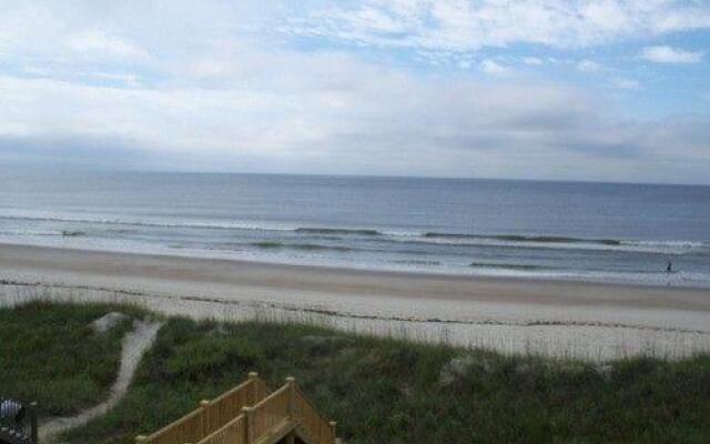 1 Fine Day 4 Bedroom Home by RedAwning