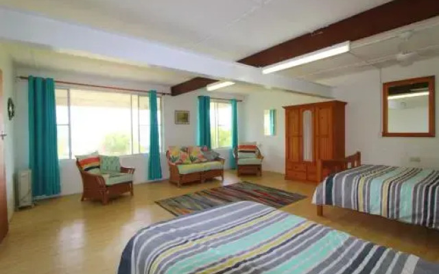 Bally High, 20 Dulconghi Street