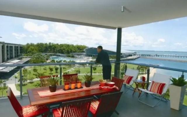 AAA the View Waterfront