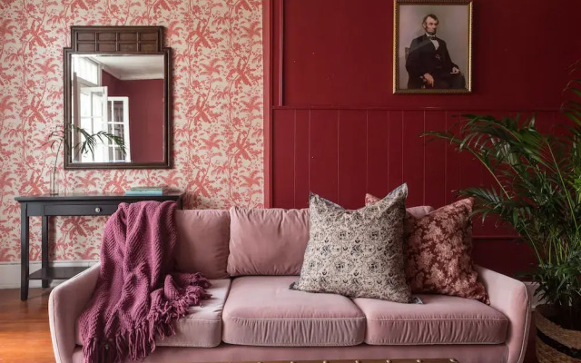 Elegant Lower Garden District Suites by Sonder