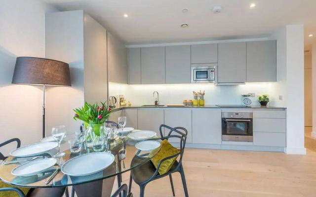 Elegant Battersea Park Home by the Thames