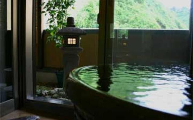 Hinagu Onsen Hiraya Hotel