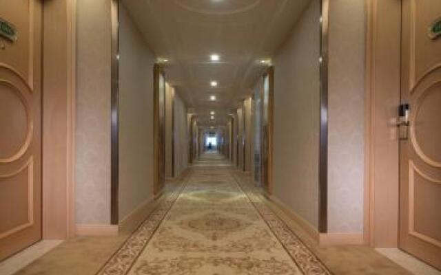 Vienna Hotel Shenzhen Fenghuang Road