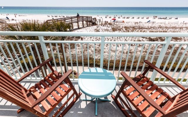 Pelican Isle 202 by RedAwning