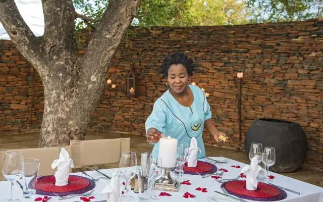 Royal Madikwe Luxury Safari Lodge