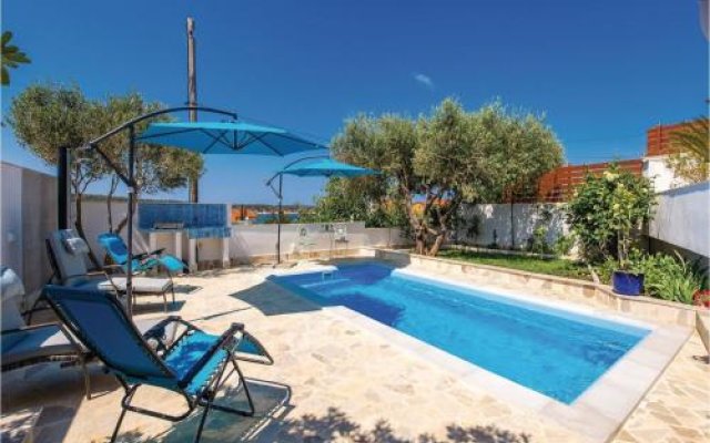 Holiday Home Petar IR7651